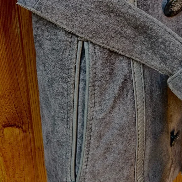 VINTAGE ‘80’s Double-Breasted Suede Trench Coat - Gray - Picture 7 of 12